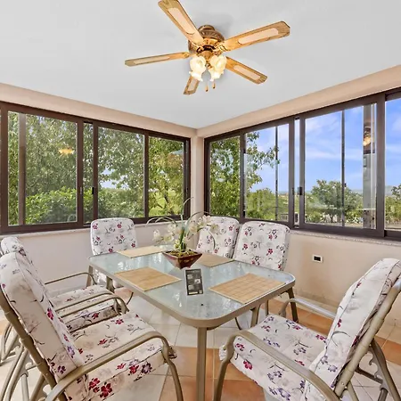 Susan & David By Interhome *