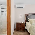 Susan & David By Interhome