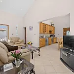 Susan & David By Interhome